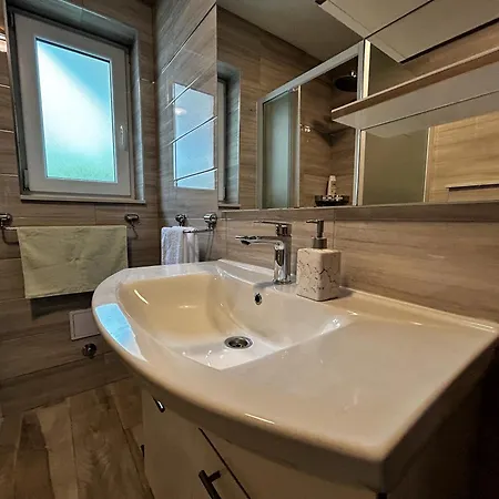Melassy 2 Apartment