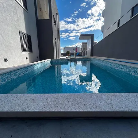 Melassy 2 Apartment Makarska