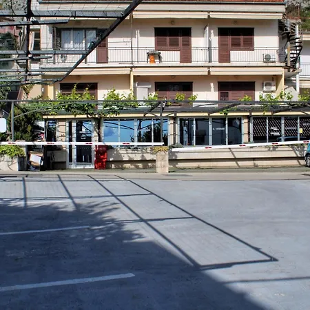 Apartment Melassy 2